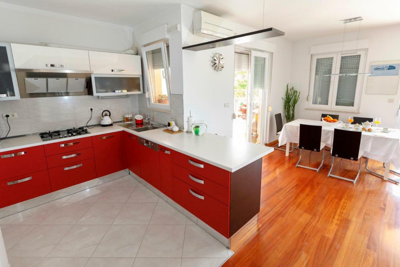 Luxury Villa Castrum Kastela Exterior photo