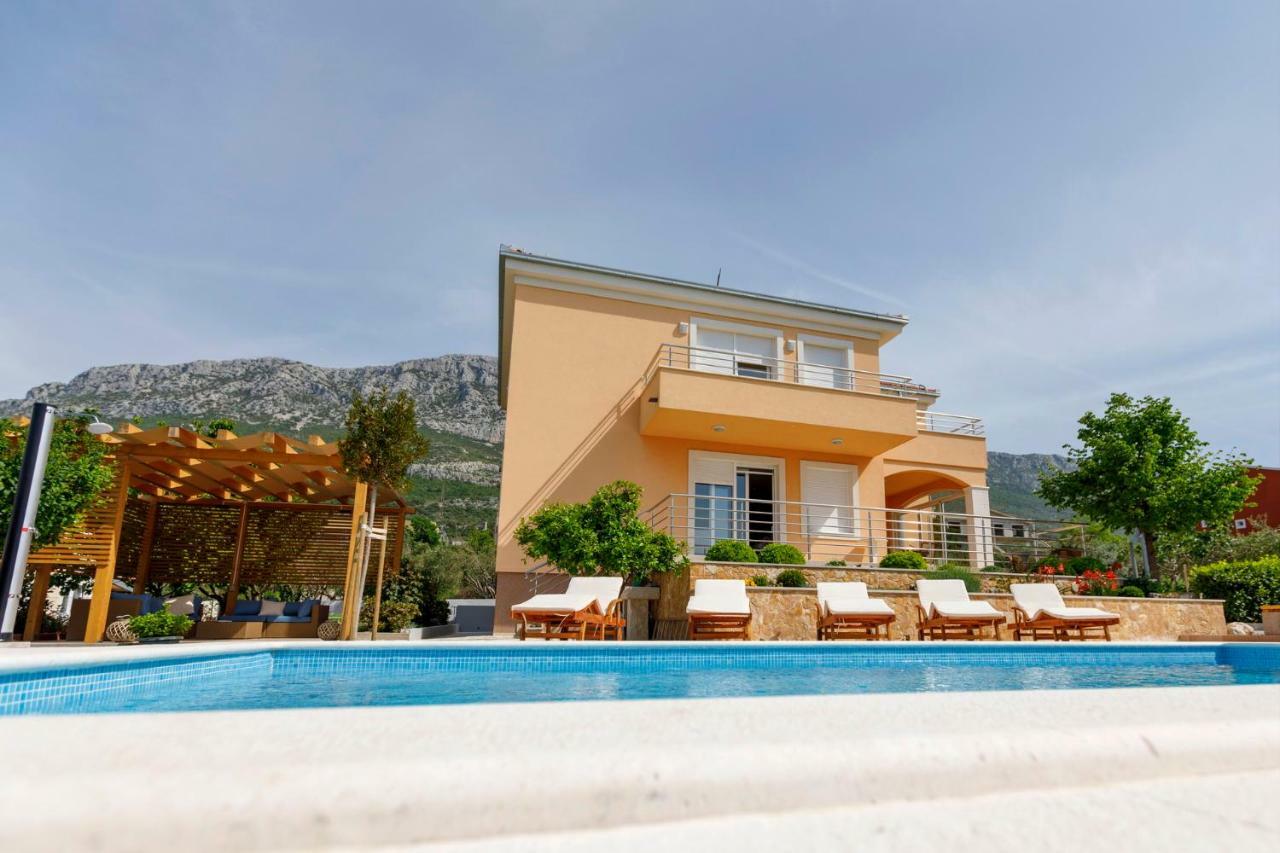 Luxury Villa Castrum Kastela Exterior photo
