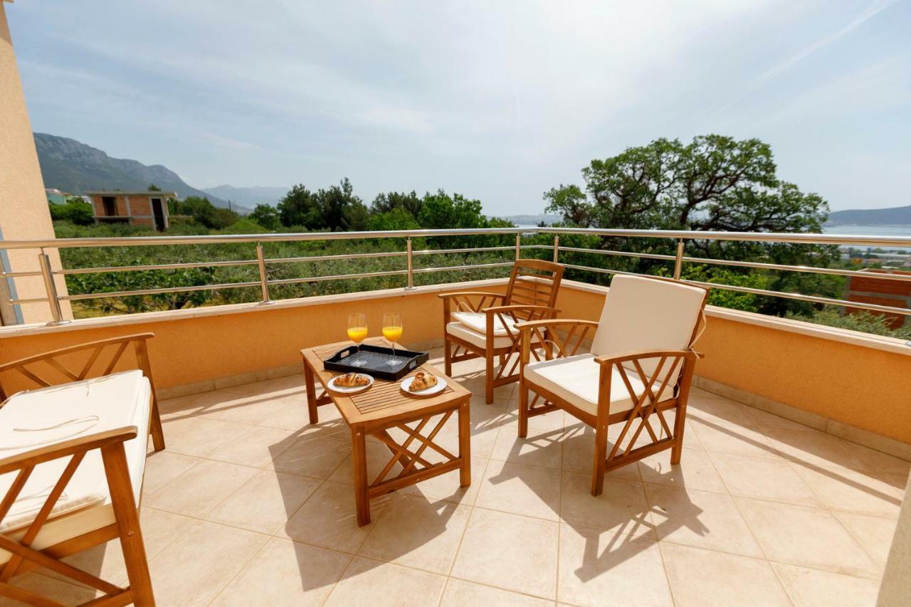 Luxury Villa Castrum Kastela Exterior photo