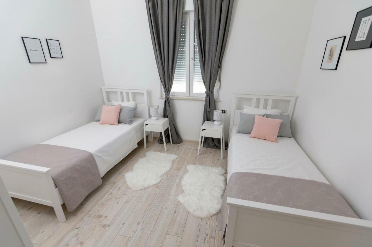 Luxury Villa Castrum Kastela Exterior photo