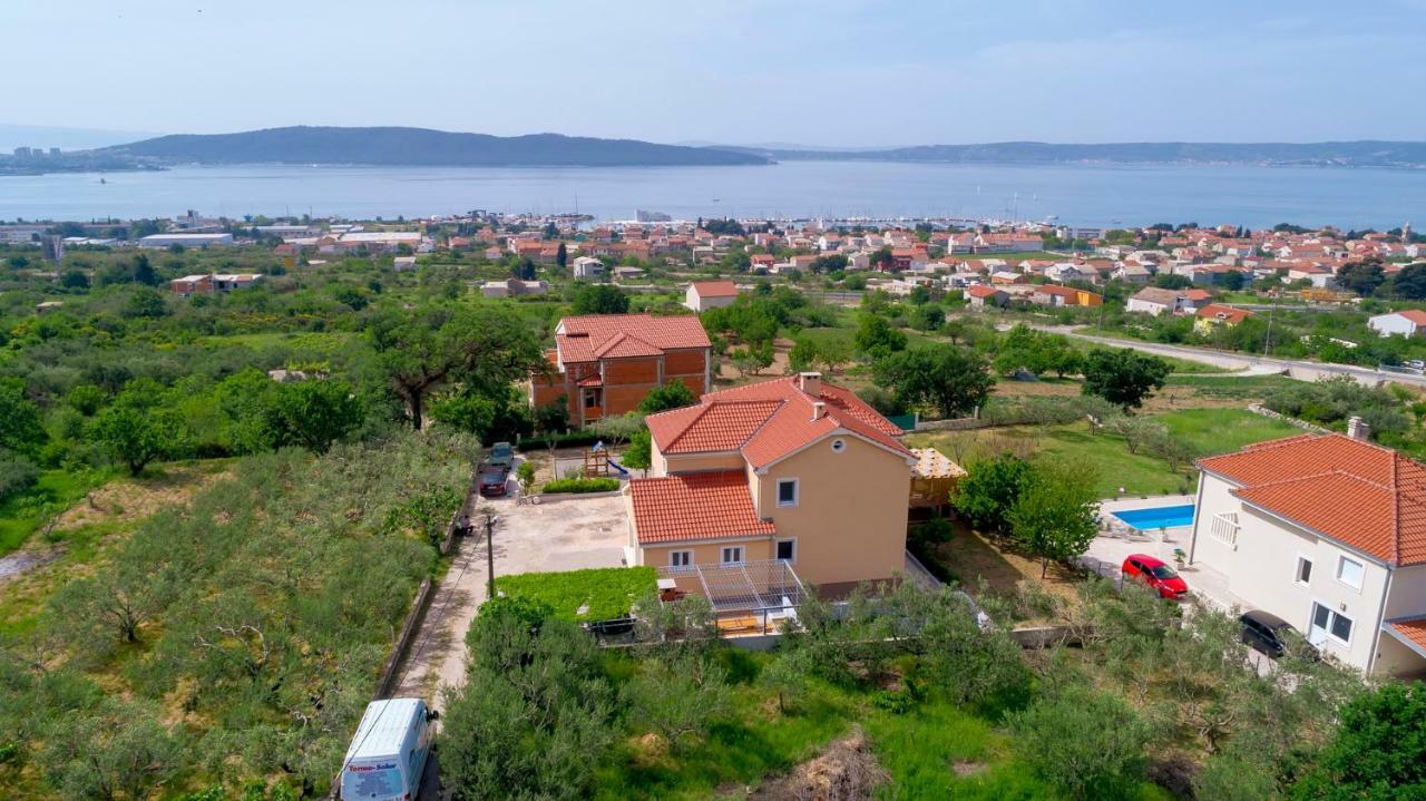 Luxury Villa Castrum Kastela Exterior photo